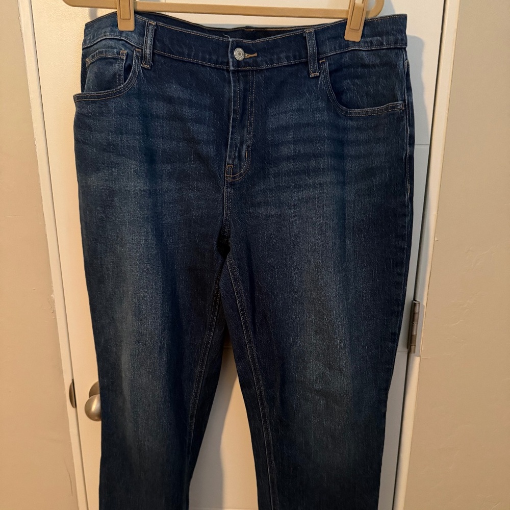 PLUS SIZE (16) Old Navy Mid-Rise Wow Boyfriend Straight Jeans
